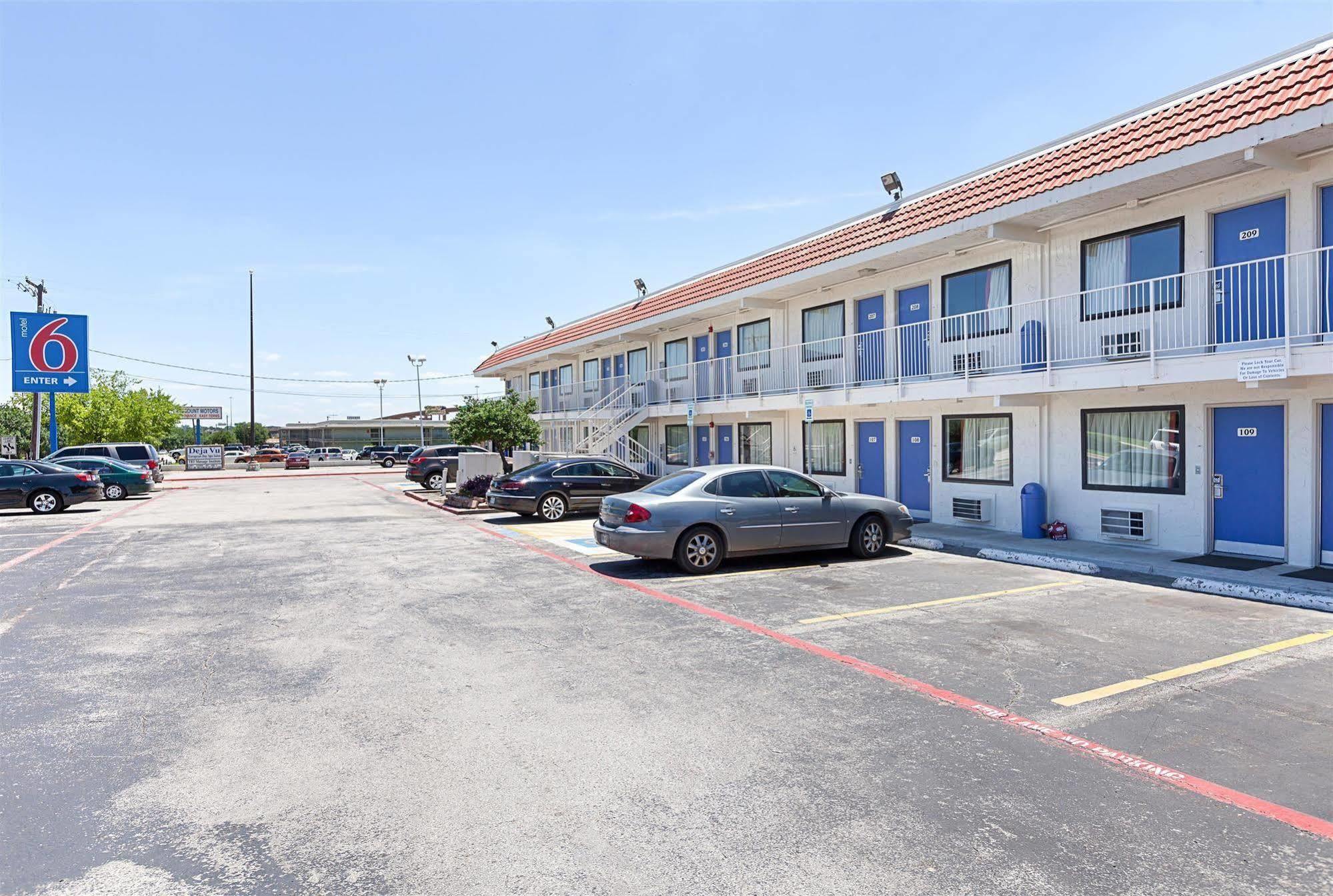Motel 6-North Richland Hills, Tx Экстерьер фото